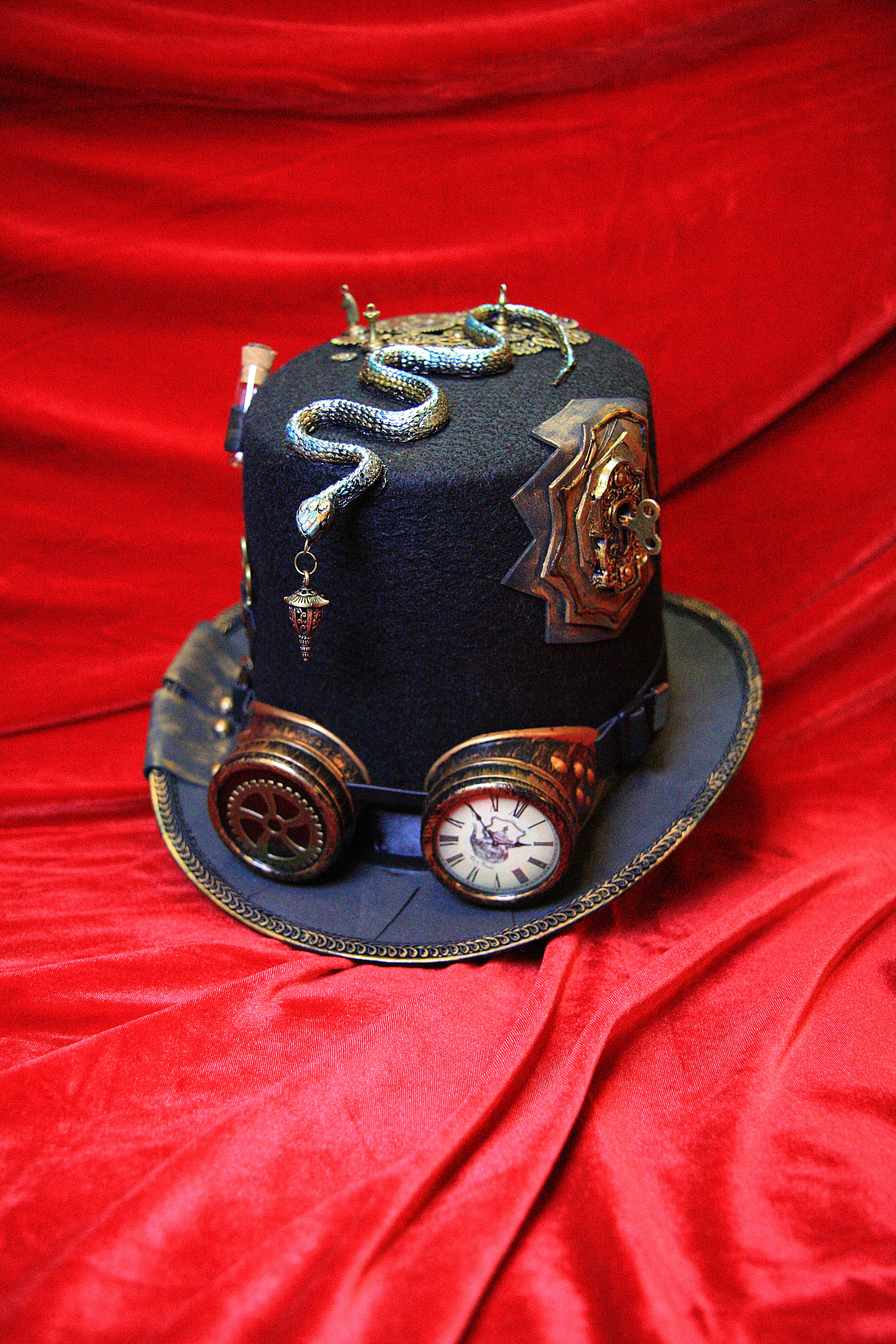 Steampunk Gear-Embellished Top Hat (Green Snake Carrying Lamp)