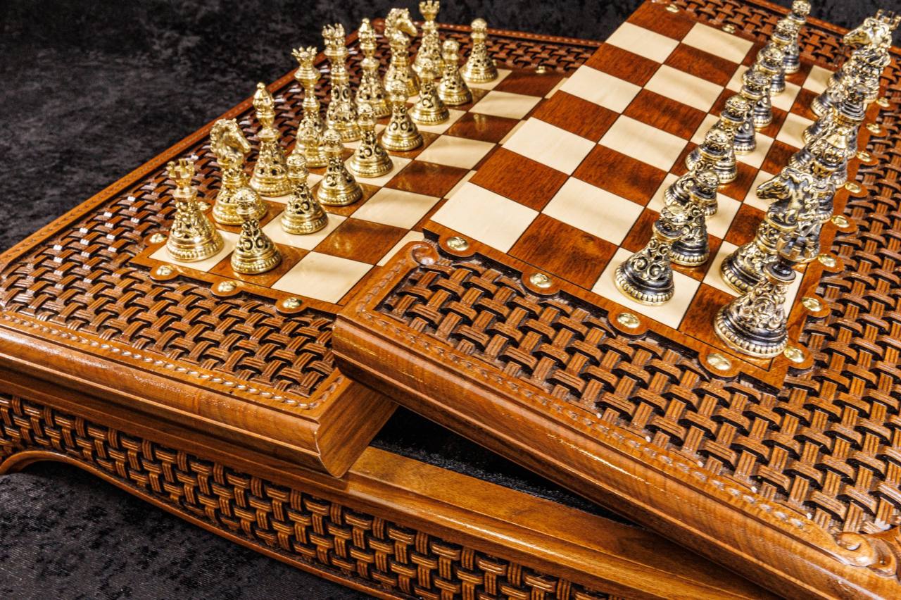 Imperial Legacy – Handcrafted Luxury Chess Set with Intricate Storage