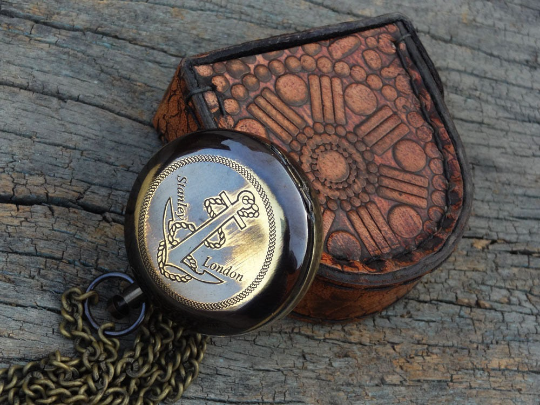 Beautiful Anchor pocket  compass with bag